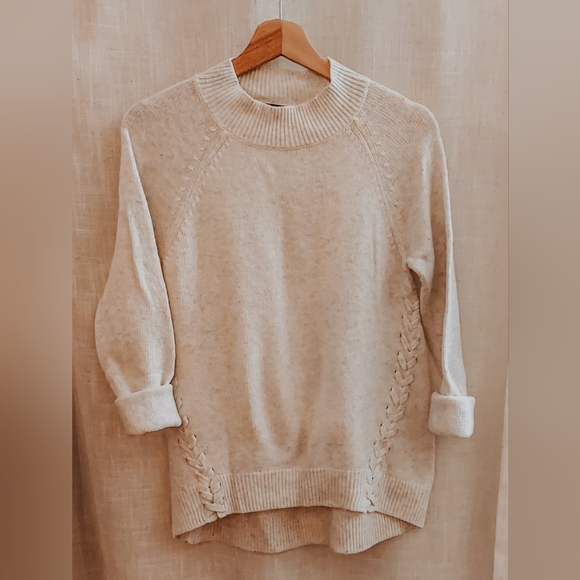 Cloud white knit sweater - Picture 2 of 5
